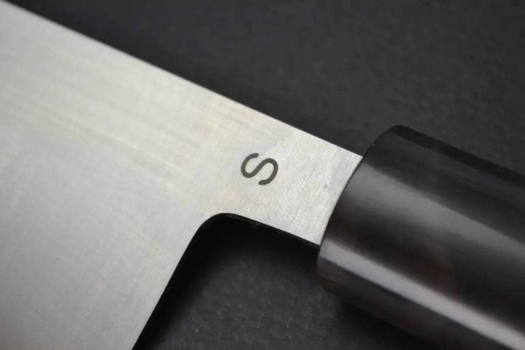 the character “S” written on Masamoto SW knife